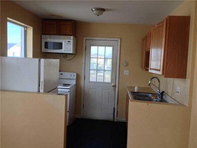 Kitchen. UPPER UNIT
