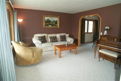 827 Ridge View Ln, Oregon, WI 53575 - photo 6