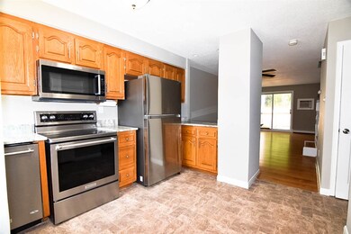 58 Shelburne Rd, MerriMacK, NH 03054 - photo 5