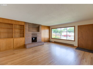 808 E 5th St, Newberg, OR 97132 - photo 4