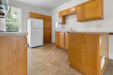 424 Almond St, Waterloo, IA 50703 - photo 2
