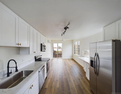 3046 Nimitz Blvd, San Diego, CA 92106 - photo 4
