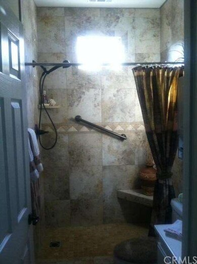 Main Floor/Guest bathroom