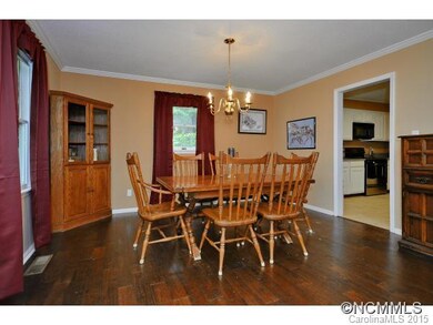 70 Odonald Rd, Asheville, NC 28806 - photo 5