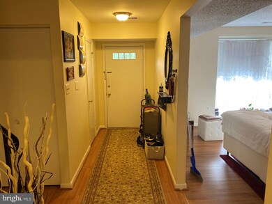 658 N Armistead St, Alexandria, VA 22312 - photo 4