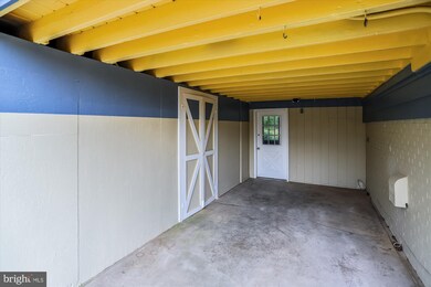 8516 Doyle Dr, Alexandria, VA 22308 - photo 7