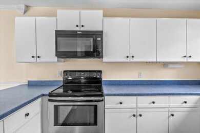 144 Creekside Dr, Shelburne, VT 05482 - photo 7