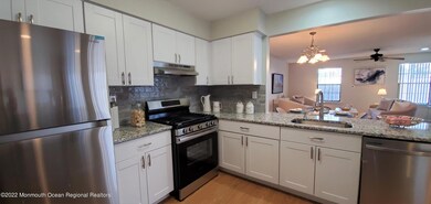 27 Farragut Square, Freehold, NJ 07728 - photo 5