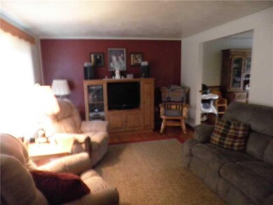 Living Room. SPACIOUS LIVING ROOM WITH WINDOW TREA