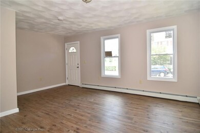 747 Roosevelt Ave, Pawtucket, RI 02860 - photo 4
