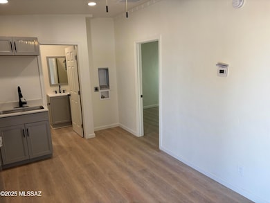 326 E Prince Rd unit 3, Tucson, AZ 85705 - photo 5