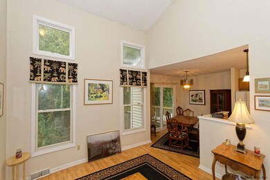 525 Highwood Cir, Albany, NY 12203 - photo 3