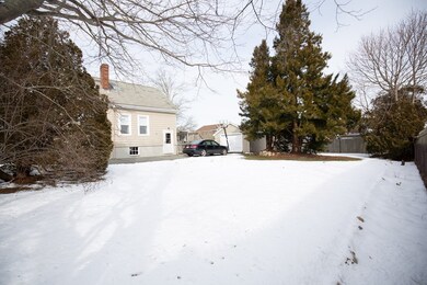 16 Oliver St, North Dartmouth, MA 02747 - photo 5