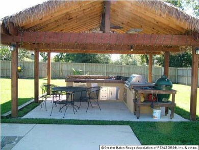 Pool Cabana with Outdoor Kitchen