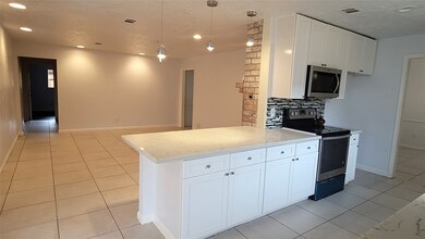 3903 Almington Ln, Houston, TX 77088 - photo 2