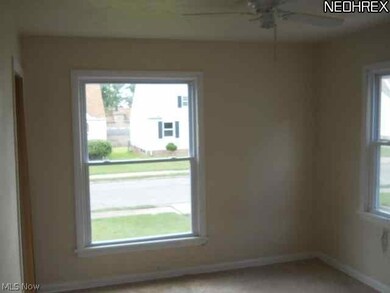 5223 Arch St, Maple Heights, OH 44137 - photo 5