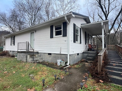 184 A & E Music Rd, Prestonsburg, KY 41653 - photo 7