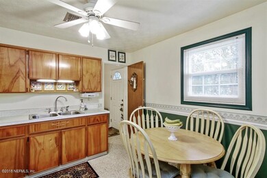 2566 Hugh Edwards Dr, Jacksonville, FL 32210 - photo 4