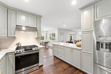 10102 Candlewood Dr, Houston, TX 77042 - photo 6