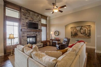 9645 Carbondale St, Lenexa, KS 66227 - photo 5