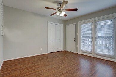 2202 Park St unit 15, Houston, TX 77019 - photo 3