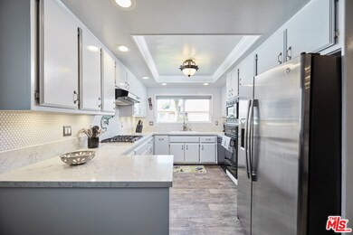 2300 Carnegie Ln unit 5, Redondo Beach, CA 90278 - photo 3