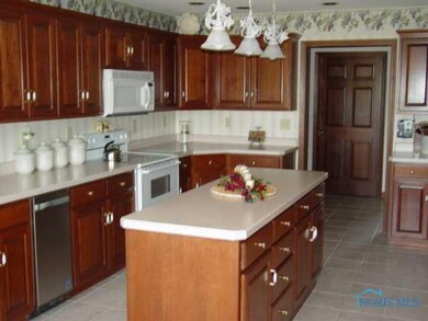 105 Lee Ann Ln, West Unity, OH 43570 - photo 4