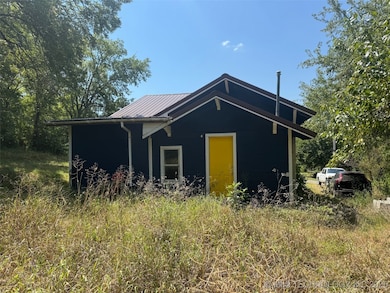 345 Cumberland Ave, Stringtown, OK 74569 - photo 2