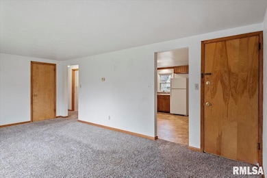 811 W Governor St, Springfield, IL 62704 - photo 5