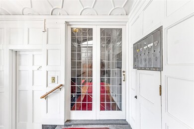 221 Hope St unit 5, Bristol, RI 02809 - photo 4