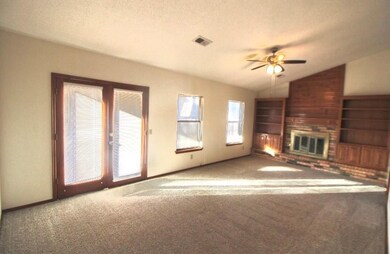 2124 NE 11th St, Moore, OK 73160 - photo 3