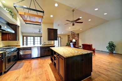 Kitchen Opens to Huge Family Rm