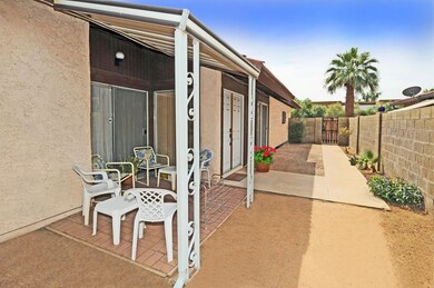 3160 E Clarendon Courtyard