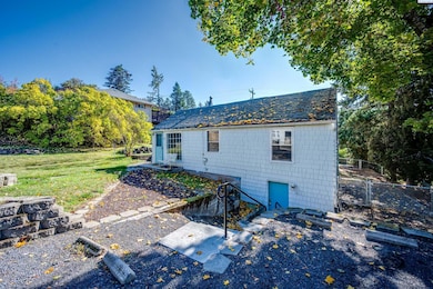 337 NW True St, Pullman, WA 99163 - photo 2