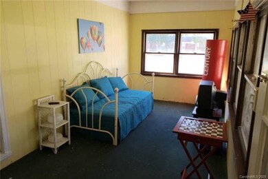 619 S Carolina Ave, Statesville, NC 28677 - photo 6