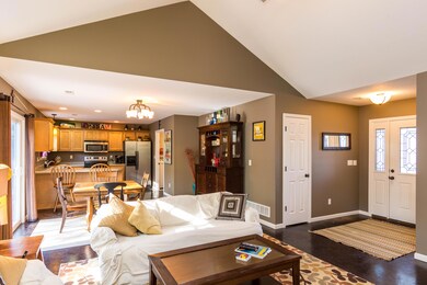 490 E Cedar Ct-3