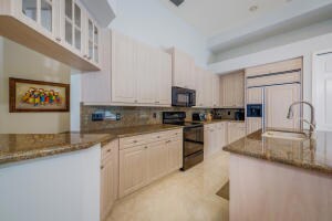 009_Kitchen