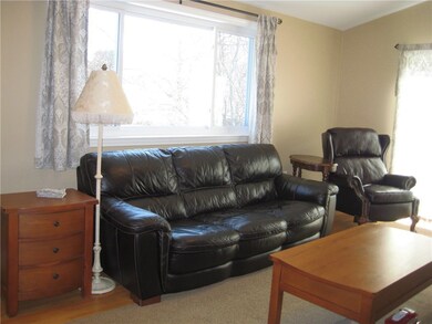 404 Chatham Cir, Warwick, RI 02886 - photo 3