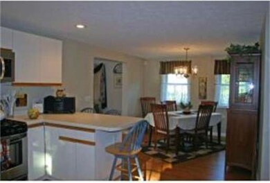 10 Jessica Ln, Hudson, NH 03051 - photo 5