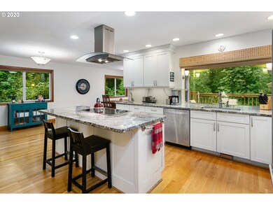 Kitchen-Breakfast Bar