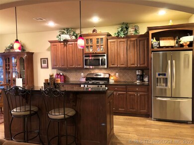 8101 S Hemlock Ave, Broken Arrow, OK 74011 - photo 6