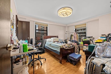 Park City Estates unit 8D, Rego Park, NY 11374 - photo 3