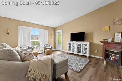 Living room w/lux floors