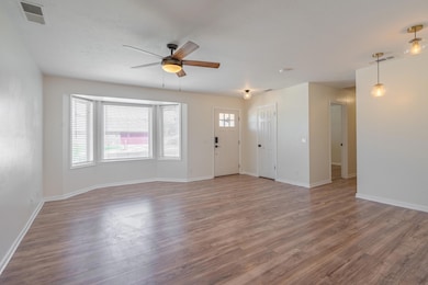 562 Concord Way-017
