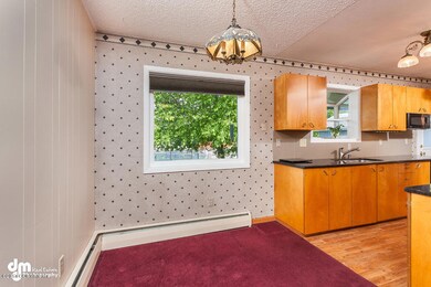 Dining Area 20170523-DW-1923-SMALL