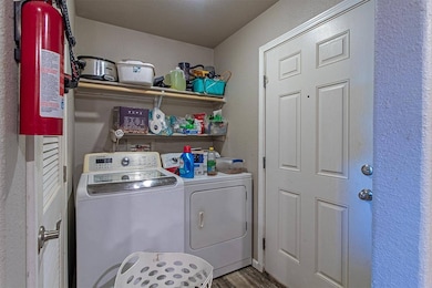 3642 Boulder Hwy unit 401, Las Vegas, NV 89121 - photo 5