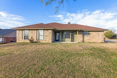 702 Parkridge Dr, Decatur, TX 76234 - photo 2