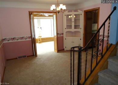 1857 Braeburn Park Dr, Euclid, OH 44117 - photo 3