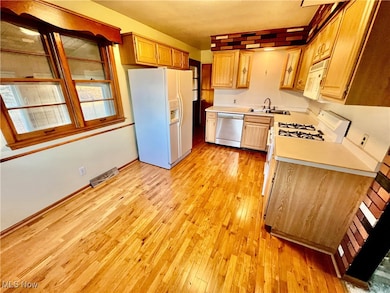 3895 Avalon Ct, Youngstown, OH 44515 - photo 6