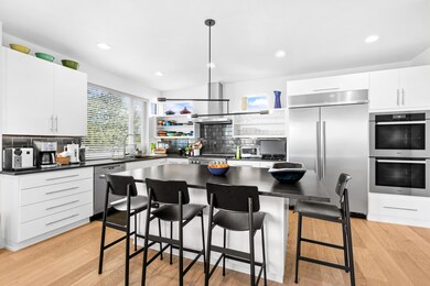 Interiror - white kitchen